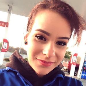 Meet your Posher, Denae